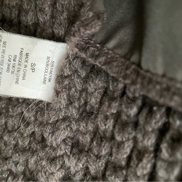 VINCE Size S Gray Honeycomb Yak Wool Sweater Cardigan Jacket MSRP $485 - Picture 8 of 12